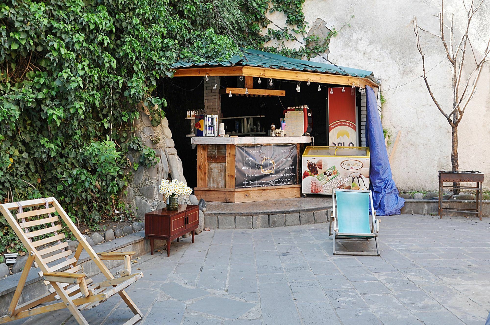 M42 Hostel Tbilisi Exteriör bild