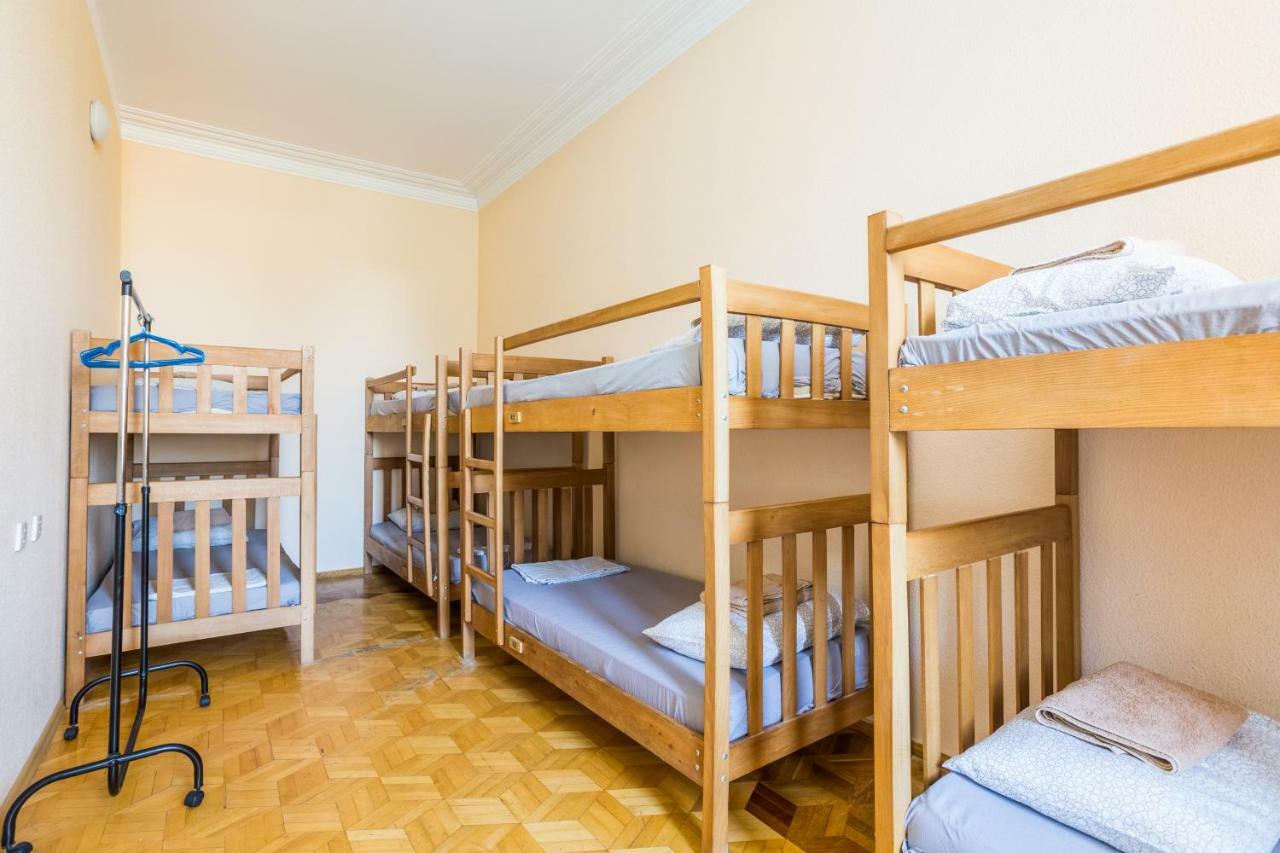 M42 Hostel Tbilisi Exteriör bild